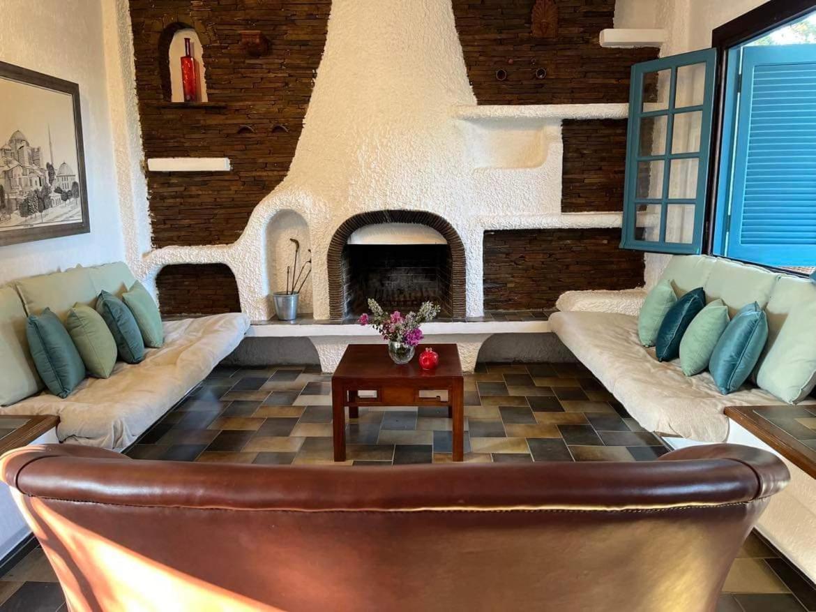 Villa Velissarios: Wonderful Villa Next To Beach Aegina Zewnętrze zdjęcie